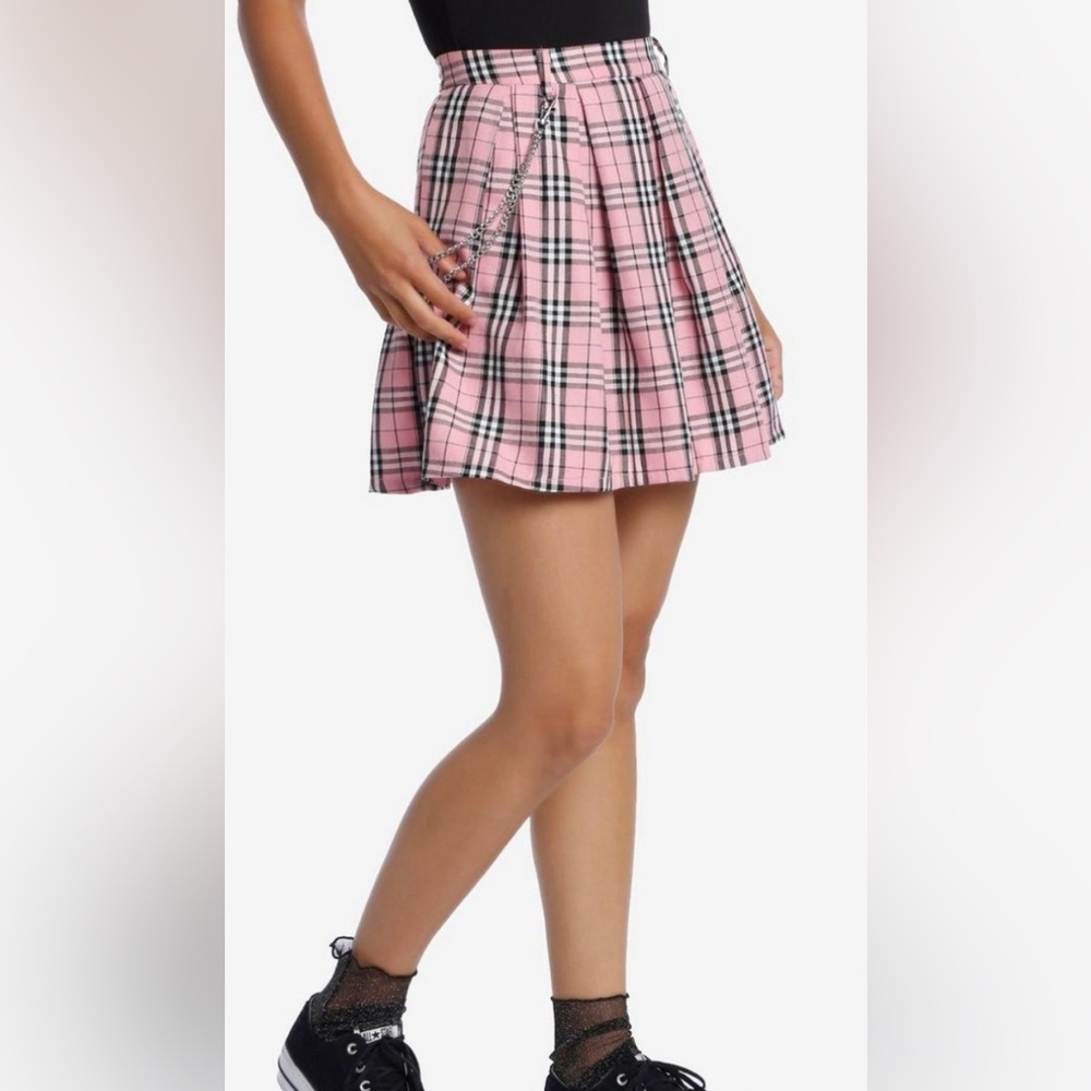 Hot Topic pink white and black plaid skirt with belt loops - NO CHAIN